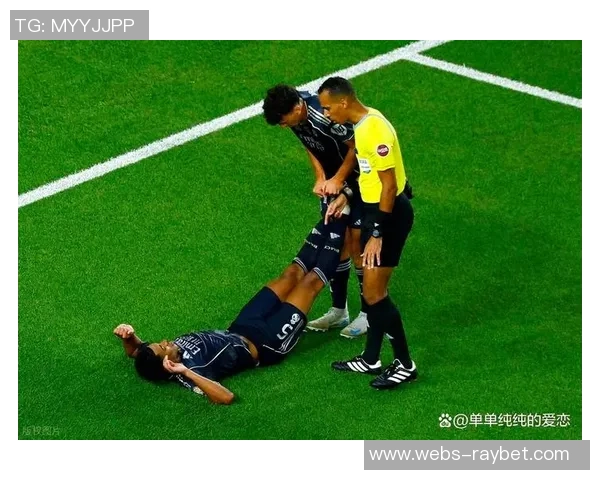 国米与瓦伦西亚赛后冲突引发斗殴事件球迷与球员激烈对抗现场混乱不堪